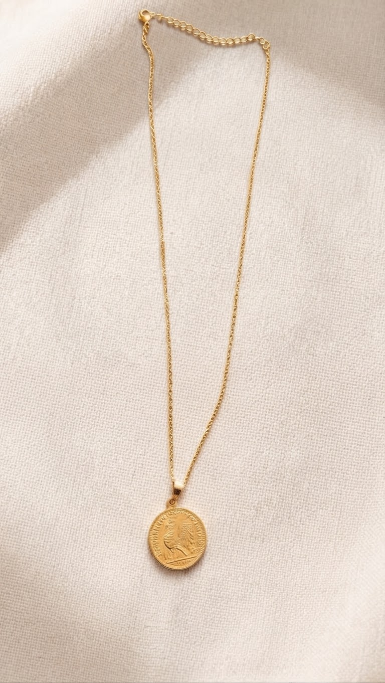 ✨ Collier Médaille Dorée